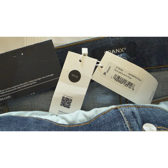 Women's SPANX Blue Flare Jeans Petite size medium - Picture 6 of 6